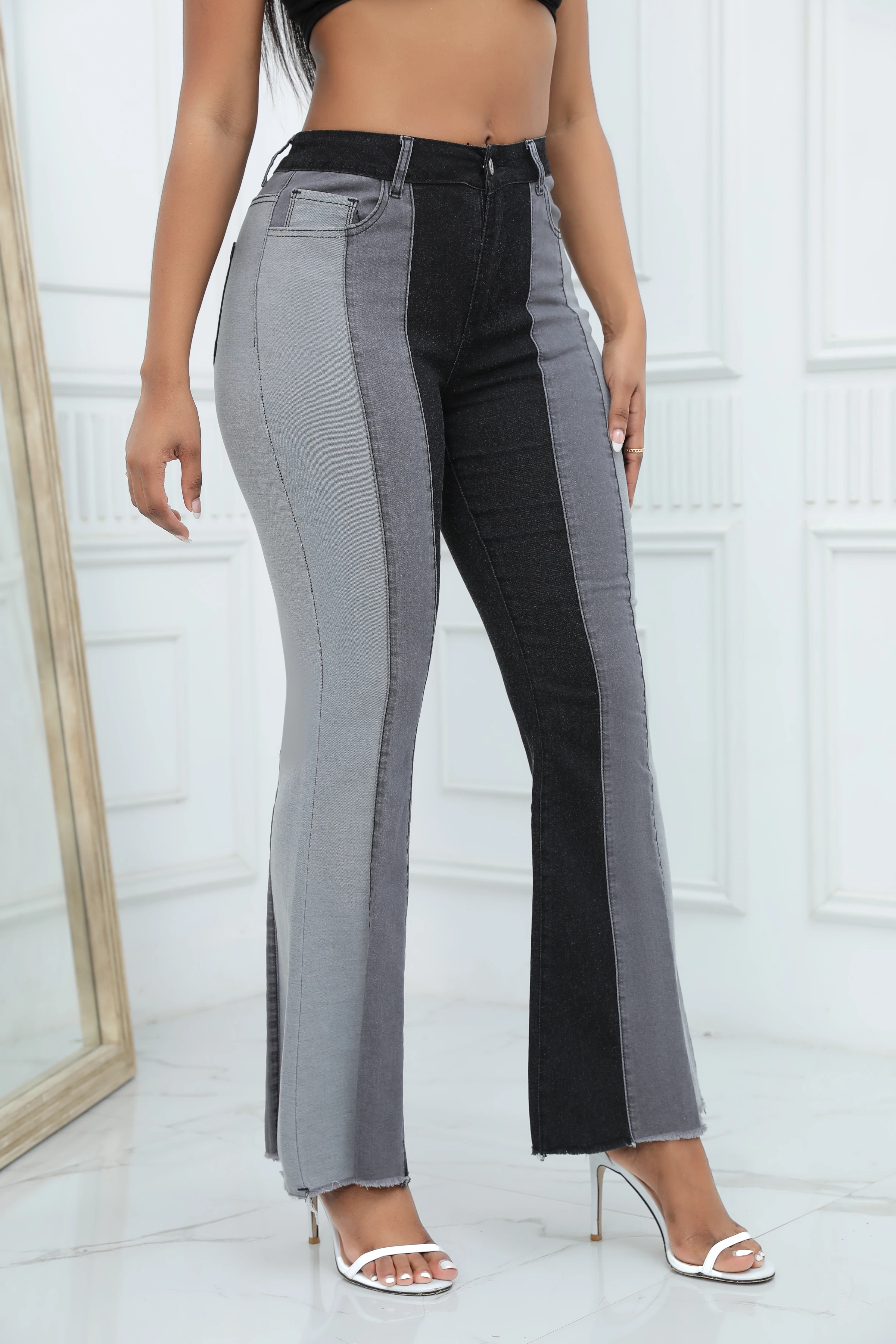 Y2K Style Jeans Women High Waist American Retro Design High-street Vibe Wide-legged Dragging Pants
Y2K Style Jeans Women High Waist American Retro Design High-street Vibe Wide-legged Dragging Pants
