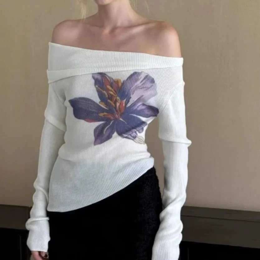 One-shoulder Floral Print Long-sleeved Sweater for Women, Spring and Autumn, Irregular Hem, Off-shoulder Knit Top
One-shoulder Floral Print Long-sleeved Sweater for Women, Spring and Autumn, Irregular Hem, Off-shoulder Knit Top