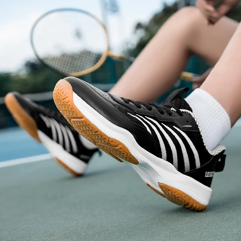 New Badminton Shoes for Both Men and Women, Professional Tennis Shoes, Breathable and Durable Volleyball Shoes
New Badminton Shoes for Both Men and Women, Professional Tennis Shoes, Breathable and Durable Volleyball Shoes