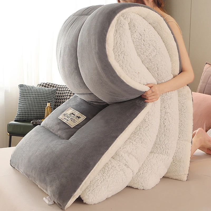 Lamb velvet quilt winter thickened quilt warm single double blanket autumn winter quilt core cotton comforter space quilt
Lamb velvet quilt winter thickened quilt warm single double blanket autumn winter quilt core cotton comforter space quilt