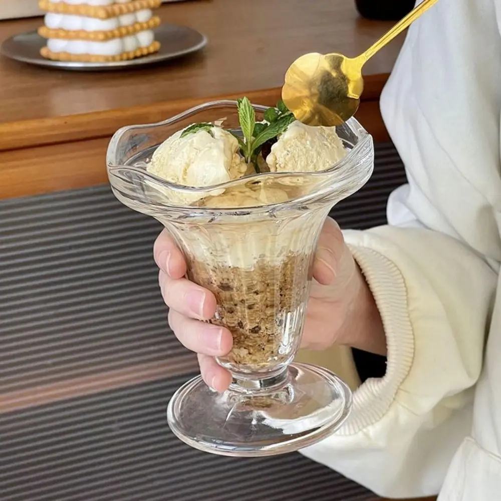 Прочная чашка для мороженого в форме цветка, прозрачные стеклянные чашки для пудинга большой емкости, элегантный стеклянный бокал для холодных напитков
Прочная чашка для мороженого в форме цветка, прозрачные стеклянные чашки для пудинга большой емкости, элегантный стеклянный бокал для холодных напитков