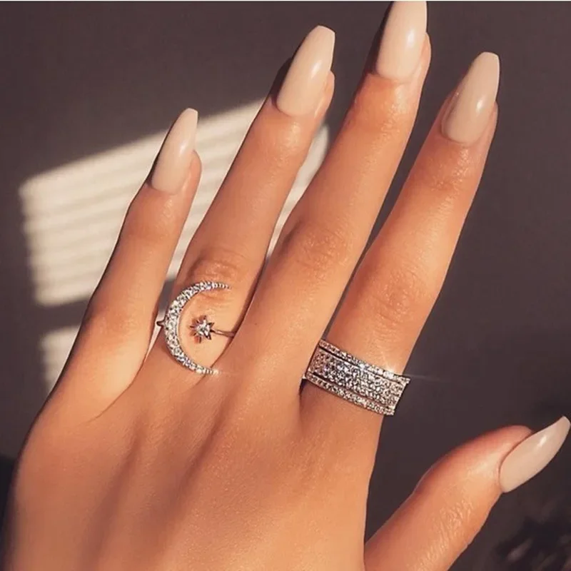 Crescent Ring, Fashionable Star-and-Moon Ring, Ethnic-Style Open Finger Ring for the Index Finger with Star and Moon Design
Crescent Ring, Fashionable Star-and-Moon Ring, Ethnic-Style Open Finger Ring for the Index Finger with Star and Moon Design