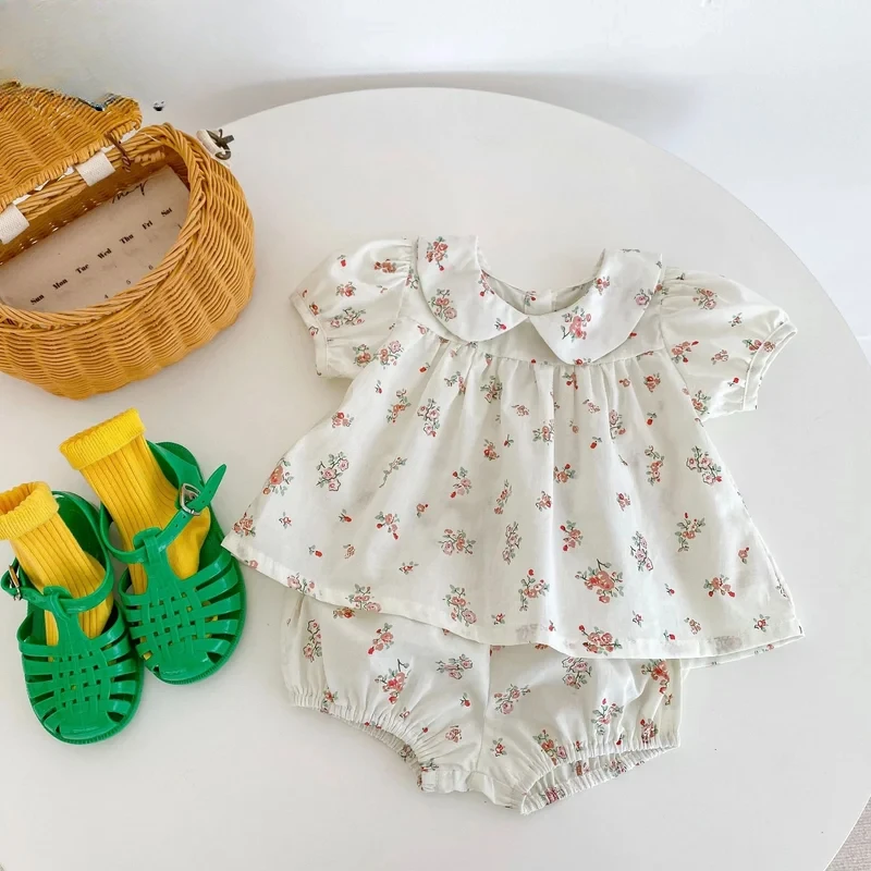 Летняя одежда для маленьких девочек, комплект детской одежды, костюм с короткими рукавами, топ с цветочным принтом + штаны для хлеба, женский комплект из 2 предметов для малышей
Летняя одежда для маленьких девочек, комплект детской одежды, костюм с короткими рукавами, топ с цветочным принтом + штаны для хлеба, женский комплект из 2 предметов для малышей