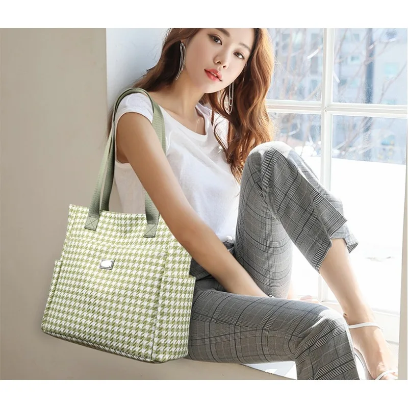1pcs Fashion Lightweight Tote Bag Simple Casual Canvas Large Capacity Outdoor Travel Shoulder Bag Daily Use shopping bags
1pcs Fashion Lightweight Tote Bag Simple Casual Canvas Large Capacity Outdoor Travel Shoulder Bag Daily Use shopping bags