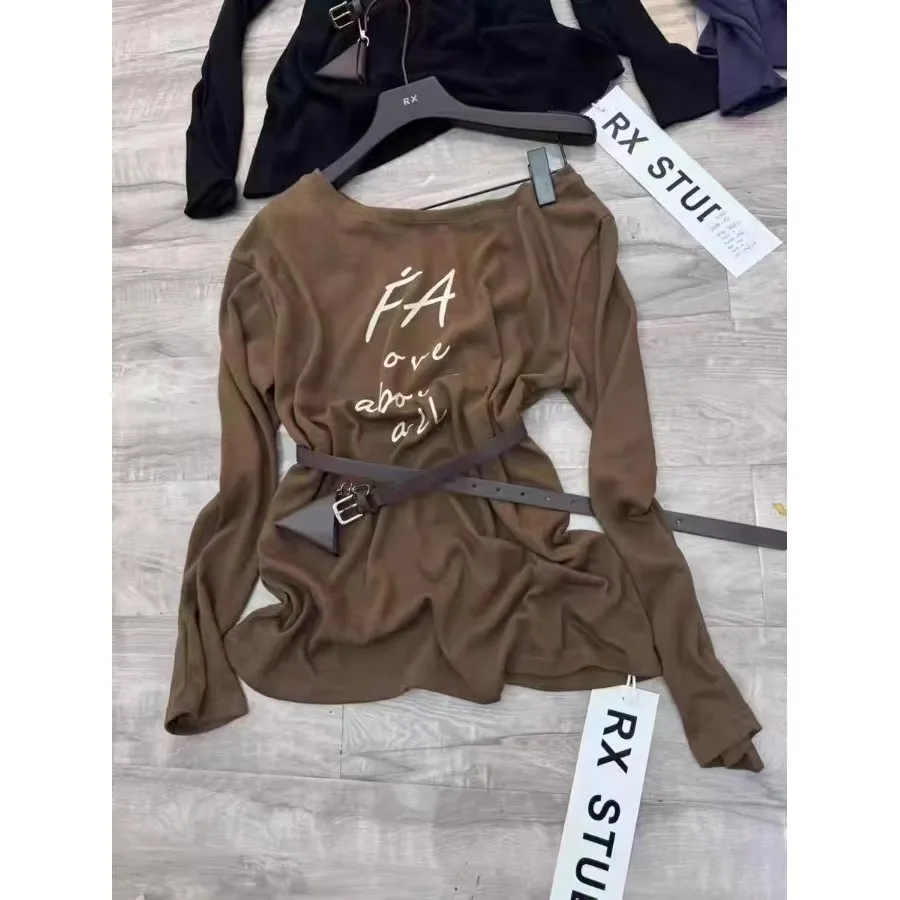 Loose Long Sleeve Letter Print Shoulder Bared T Shirt Dongda Gate Autumn Style Casual Comfortable Korean Design Top for Women
Loose Long Sleeve Letter Print Shoulder Bared T Shirt Dongda Gate Autumn Style Casual Comfortable Korean Design Top for Women