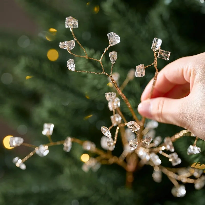 Christmas atmosphere, scene arrangement, Christmas tree, creative decoration, branch arrangement, sticky pink pentagram
Christmas atmosphere, scene arrangement, Christmas tree, creative decoration, branch arrangement, sticky pink pentagram