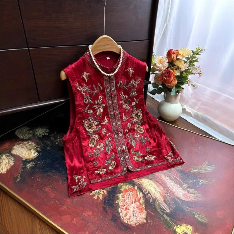 New satin heavy embroidery sleeveless small vest national style quality standing collar short waistcoat
New satin heavy embroidery sleeveless small vest national style quality standing collar short waistcoat