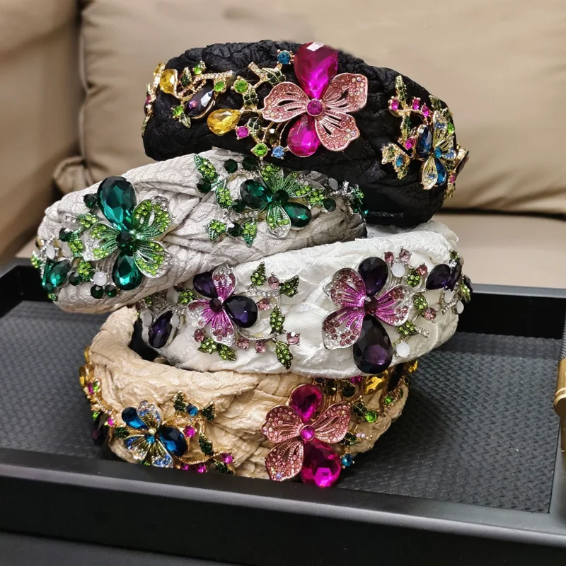 Ретро-люксовая плетеная повязка на голову с цветочным узором и жаккардовым узором в виде ромбов для танцевальных выступлений, женский аксессуар для волос
Ретро-люксовая плетеная повязка на голову с цветочным узором и жаккардовым узором в виде ромбов для танцевальных выступлений, женский аксессуар для волос