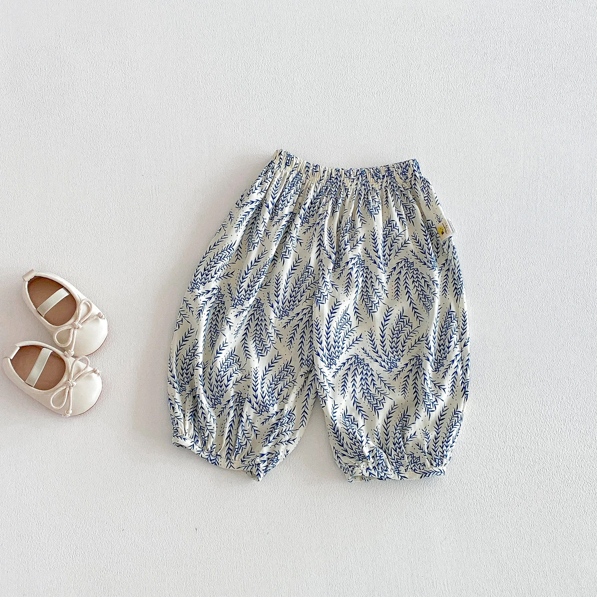 Летние легкие брюки от комаров для мальчиков и девочек, детские летние брюки в корейском стиле для защиты от солнца
Летние легкие брюки от комаров для мальчиков и девочек, детские летние брюки в корейском стиле для защиты от солнца