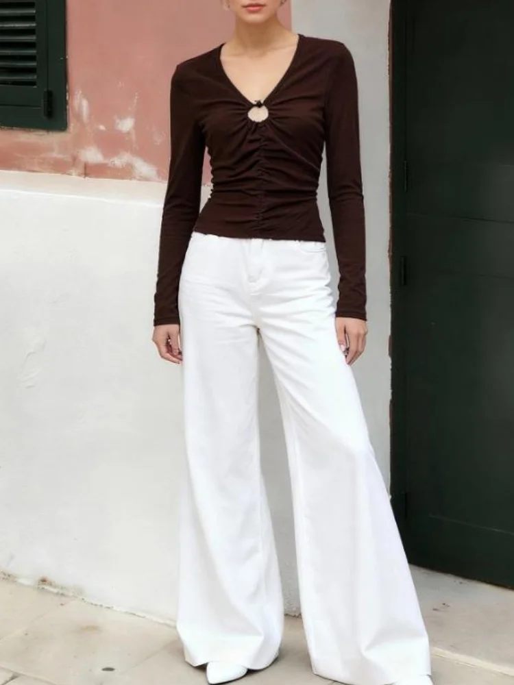 Slim Fit Women's Top with Spring V-Neck Hollow Neckline Pleated Design Elegant Simple Brown Versatile Long Sleeved T-Shirt
Slim Fit Women's Top with Spring V-Neck Hollow Neckline Pleated Design Elegant Simple Brown Versatile Long Sleeved T-Shirt