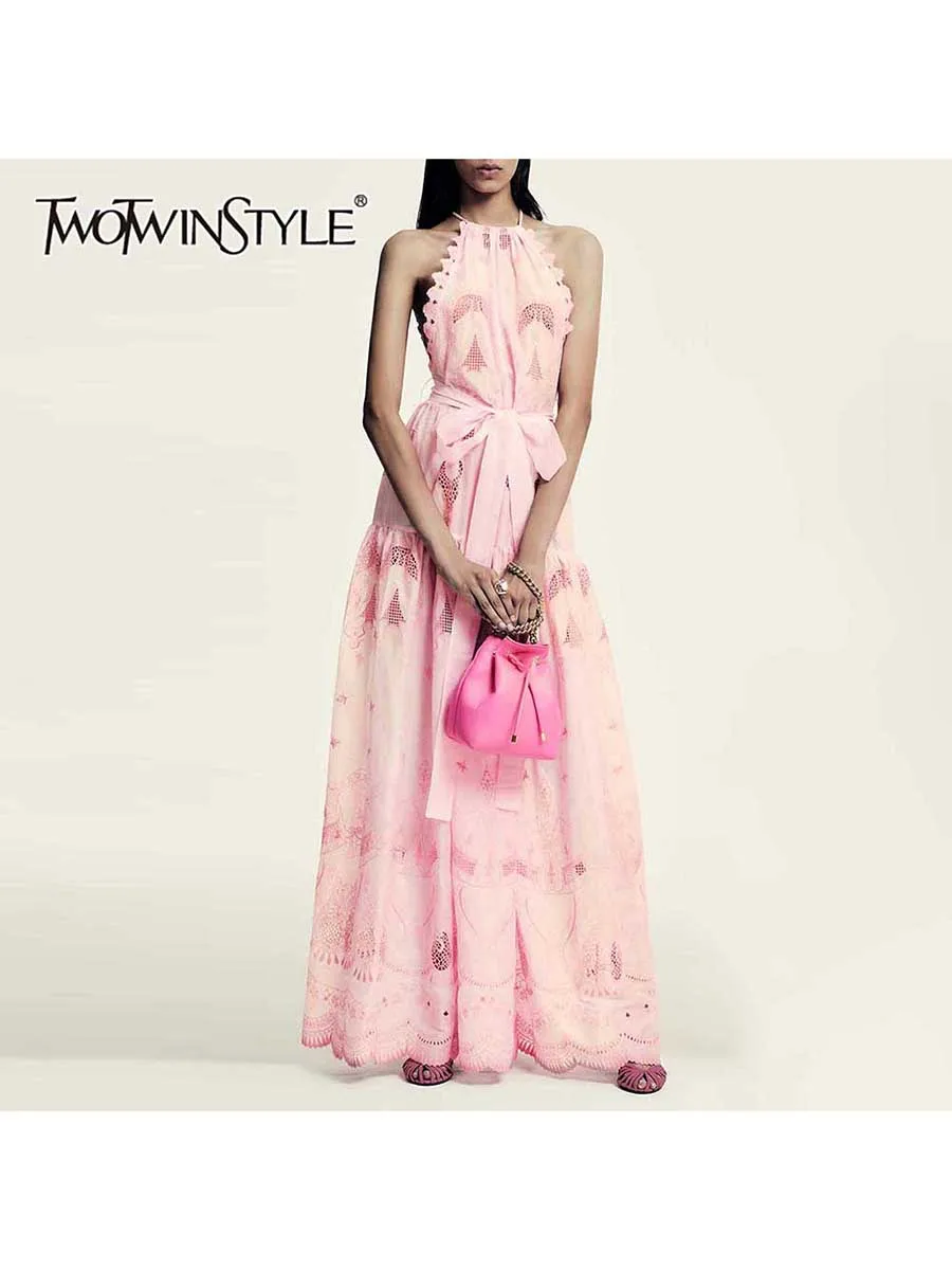 TWOTWINSTYLE Slimming Spliced Lace Up Elegant Dresses for Women Halter Sleeveless High Waist Patchwork Embroidery Dress Female
TWOTWINSTYLE Slimming Spliced Lace Up Elegant Dresses for Women Halter Sleeveless High Waist Patchwork Embroidery Dress Female