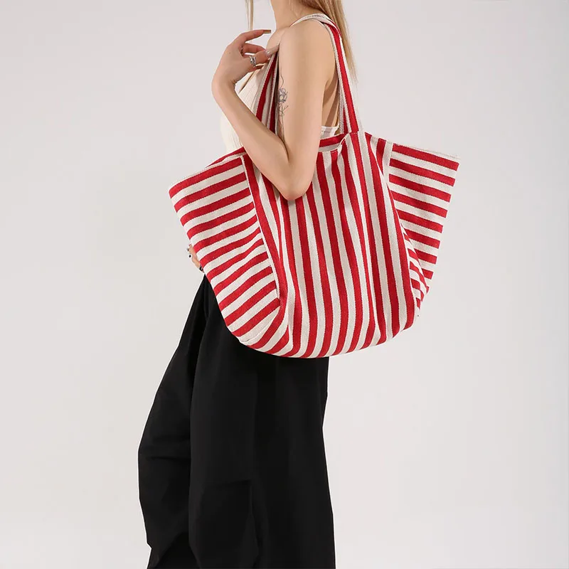 Korean style minimalist large capacity shoulder bag,student tote bag, shopping bags, double-sided canvas handbag
Korean style minimalist large capacity shoulder bag,student tote bag, shopping bags, double-sided canvas handbag