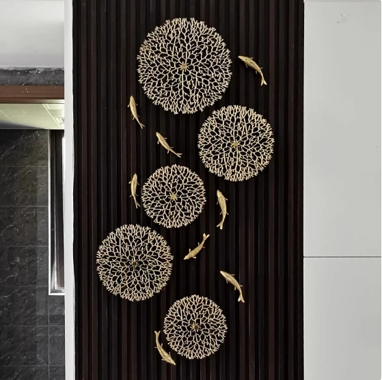 Luxury American style pure copper nine fish picture with carp and lotus leaf background wall decoration, living room entrance wa
Luxury American style pure copper nine fish picture with carp and lotus leaf background wall decoration, living room entrance wa