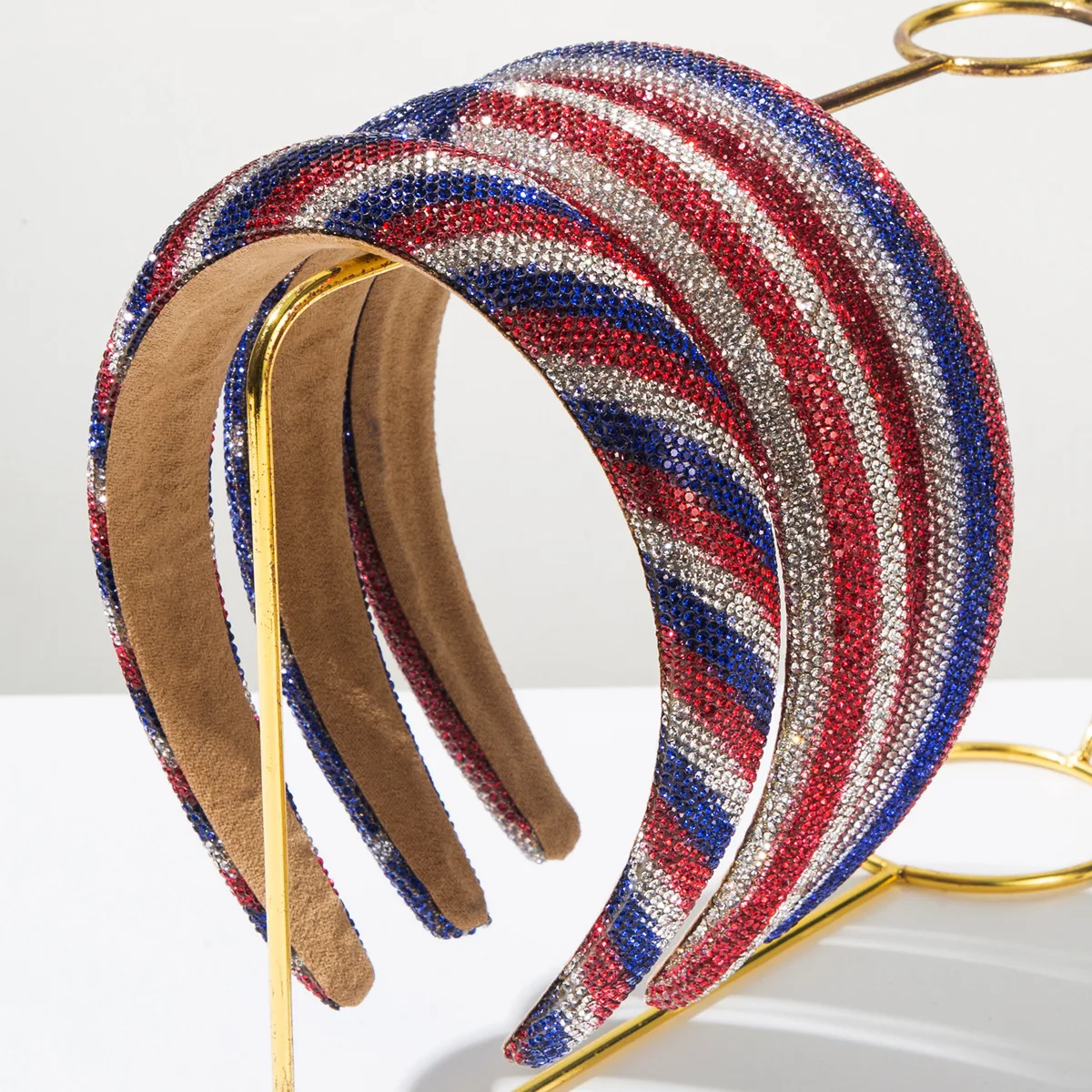 Hot-selling European, American red, white and blue diamond headband super flash full diamond high-end sense American Independence Day holiday headband hair accessories
Hot-selling European, American red, white and blue diamond headband super flash full diamond high-end sense American Independence Day holiday headband hair accessories
