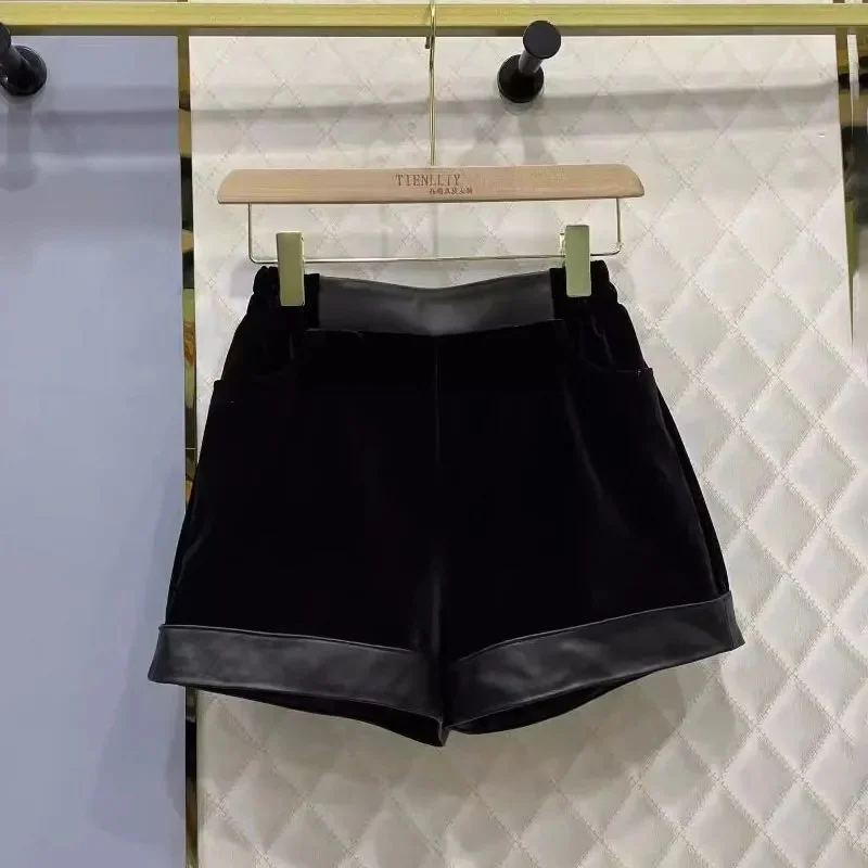 New Fashion Pu Leather Patchwork Velvet Shorts Autumn Winter Warm Elastic Waist Casual Loose Wide Leg Shorts Solid Color
New Fashion Pu Leather Patchwork Velvet Shorts Autumn Winter Warm Elastic Waist Casual Loose Wide Leg Shorts Solid Color
