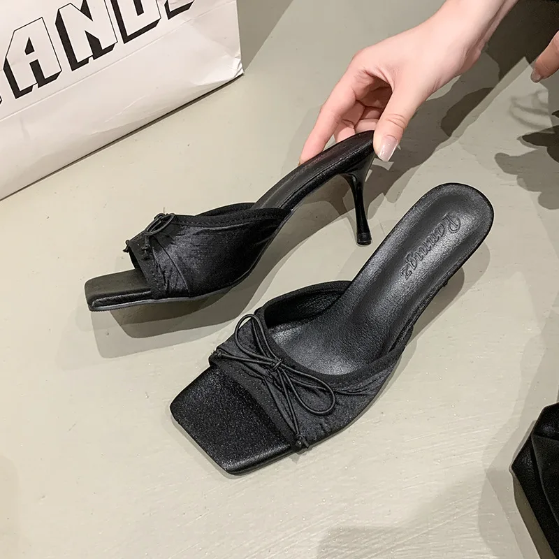 2026 New Summer Floral High Heels Women Slippers Fashion Square Toe Slip on Shoes Ladies Outdoor Party Dress Slides
2026 New Summer Floral High Heels Women Slippers Fashion Square Toe Slip on Shoes Ladies Outdoor Party Dress Slides