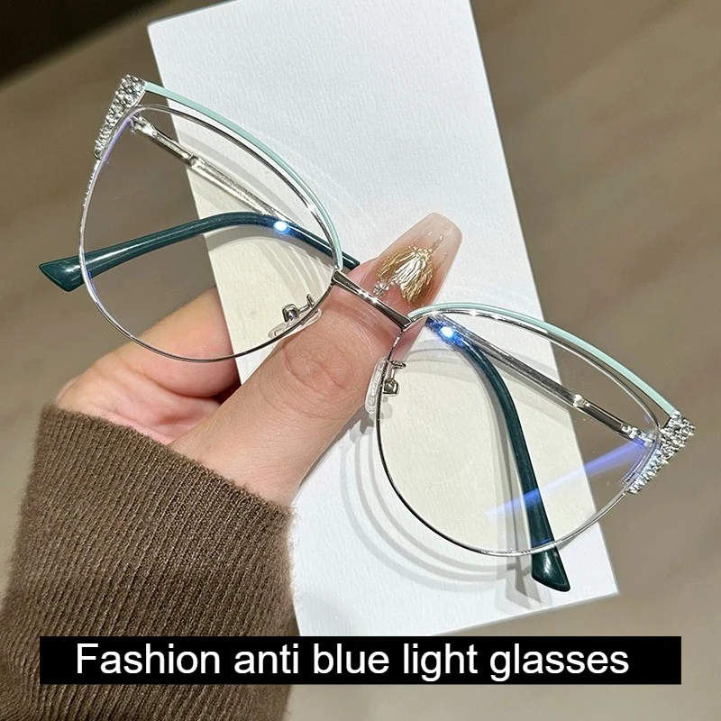 Fashionable Cat Eye Anti Blue Light Glasses for Men and Women, High-definition Versatile Glasses Frame, Ultra Light Flat Lens
Fashionable Cat Eye Anti Blue Light Glasses for Men and Women, High-definition Versatile Glasses Frame, Ultra Light Flat Lens