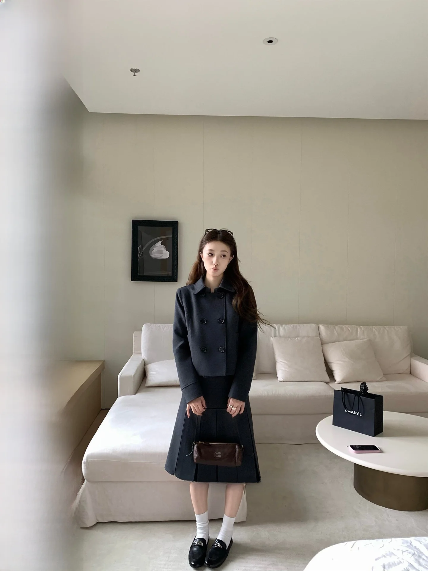 Комплект: пальто с двойными пуговицами и плиссированная юбка А-силуэта в винтажном стиле от Berlin Academy, женский, повседневный, теплый, с длинными рукавами, цвета каштана.
Комплект: пальто с двойными пуговицами и плиссированная юбка А-силуэта в винтажном стиле от Berlin Academy, женский, повседневный, теплый, с длинными рукавами, цвета каштана.