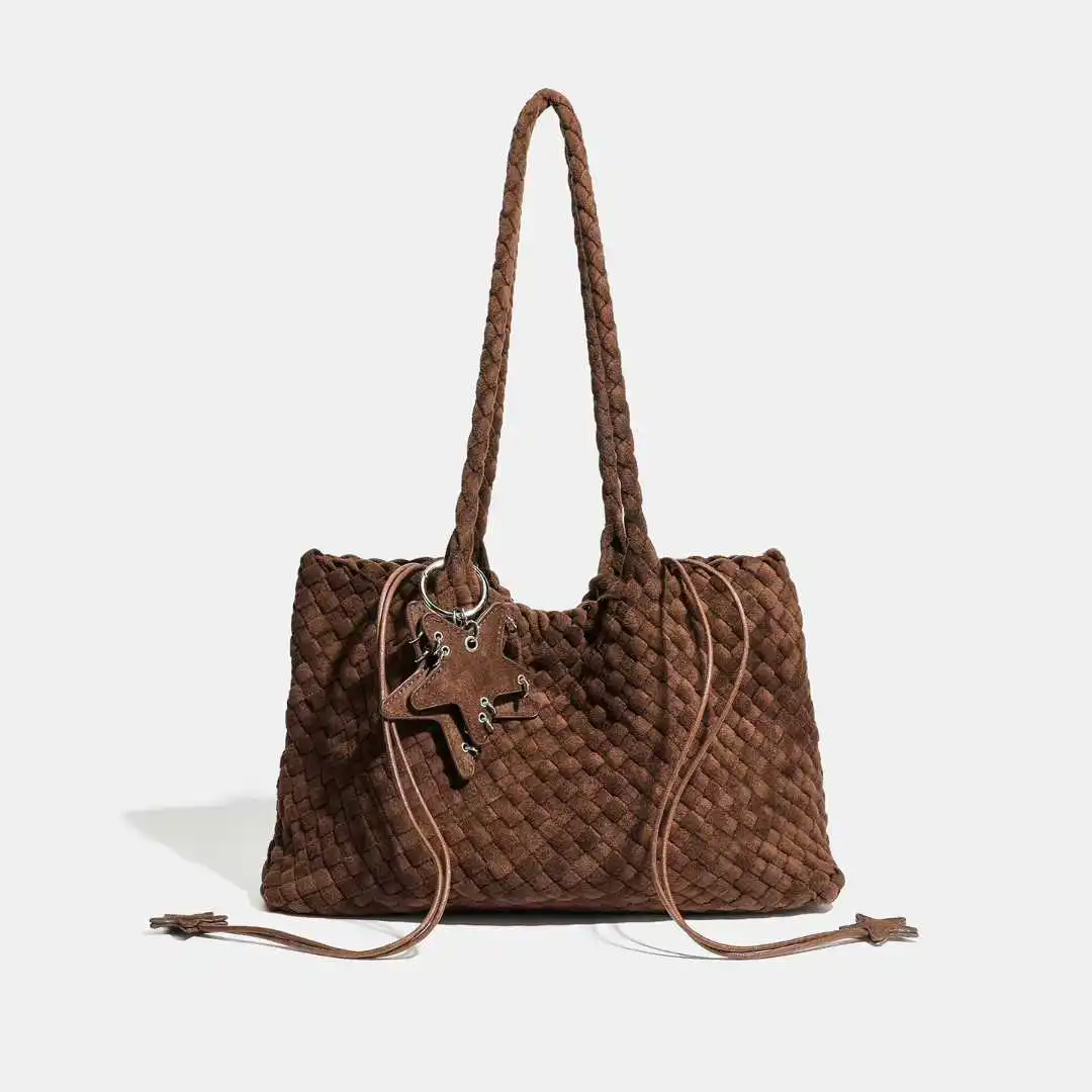 Guangzhou Factory Luxury Design Hand Woven Suede Fashionable Handbag Leisure Armpit Bag Suitable For Daily Commute Travel Handba
Guangzhou Factory Luxury Design Hand Woven Suede Fashionable Handbag Leisure Armpit Bag Suitable For Daily Commute Travel Handba