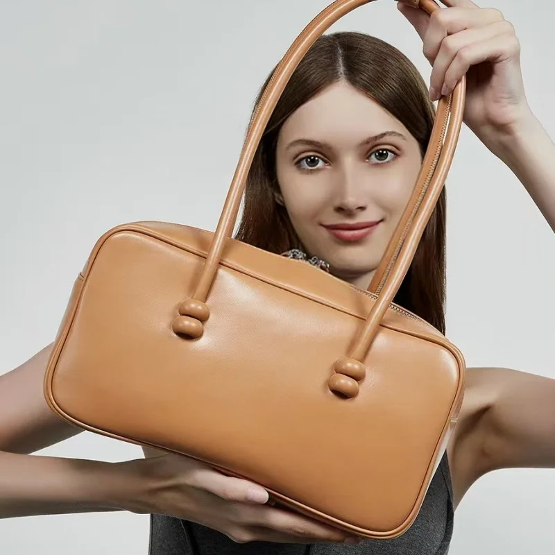 Сумка-тоут из натуральной кожи с уникальным дизайном, из воловьей кожи, большой вместимости, винтажная, для повседневного использования, модная женская сумка через плечо, Bolsos Mujer
Сумка-тоут из натуральной кожи с уникальным дизайном, из воловьей кожи, большой вместимости, винтажная, для повседневного использования, модная женская сумка через плечо, Bolsos Mujer