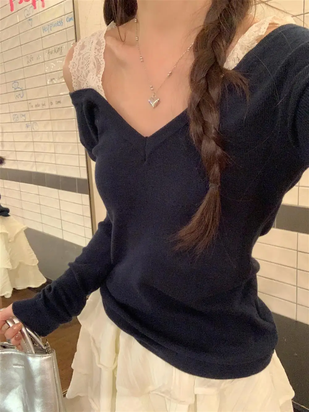 V-neck Off Shoulder Lace Tops Mujer Y2k Slim Fit Long Sleeve Tee Shirt 2024 Spring Autumn New Bottoming T-shirt for Women
V-neck Off Shoulder Lace Tops Mujer Y2k Slim Fit Long Sleeve Tee Shirt 2024 Spring Autumn New Bottoming T-shirt for Women