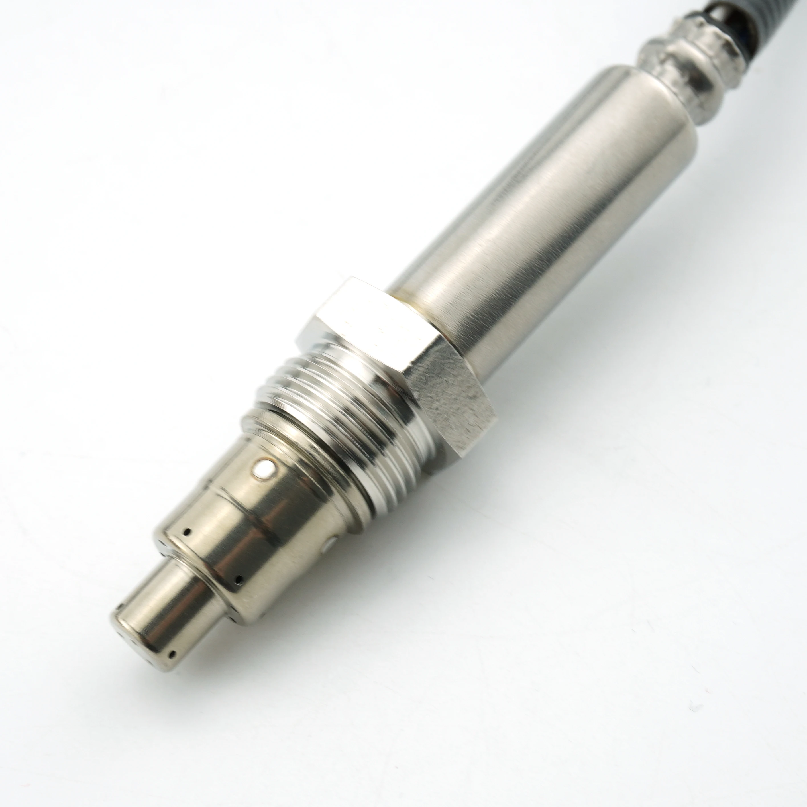4359551 5WK97407 5WK9 7407 High quality New 24V Nitrogen Oxide Sensor for Scania Trucks
4359551 5WK97407 5WK9 7407 High quality New 24V Nitrogen Oxide Sensor for Scania Trucks
