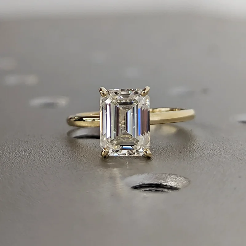 High Quality Emerald Cut 1ct 2ct 3ct Moissanite Solitaire Ring 925 Sterling Silver Engagement Rings for Woman Girl Birthday Gift
High Quality Emerald Cut 1ct 2ct 3ct Moissanite Solitaire Ring 925 Sterling Silver Engagement Rings for Woman Girl Birthday Gift