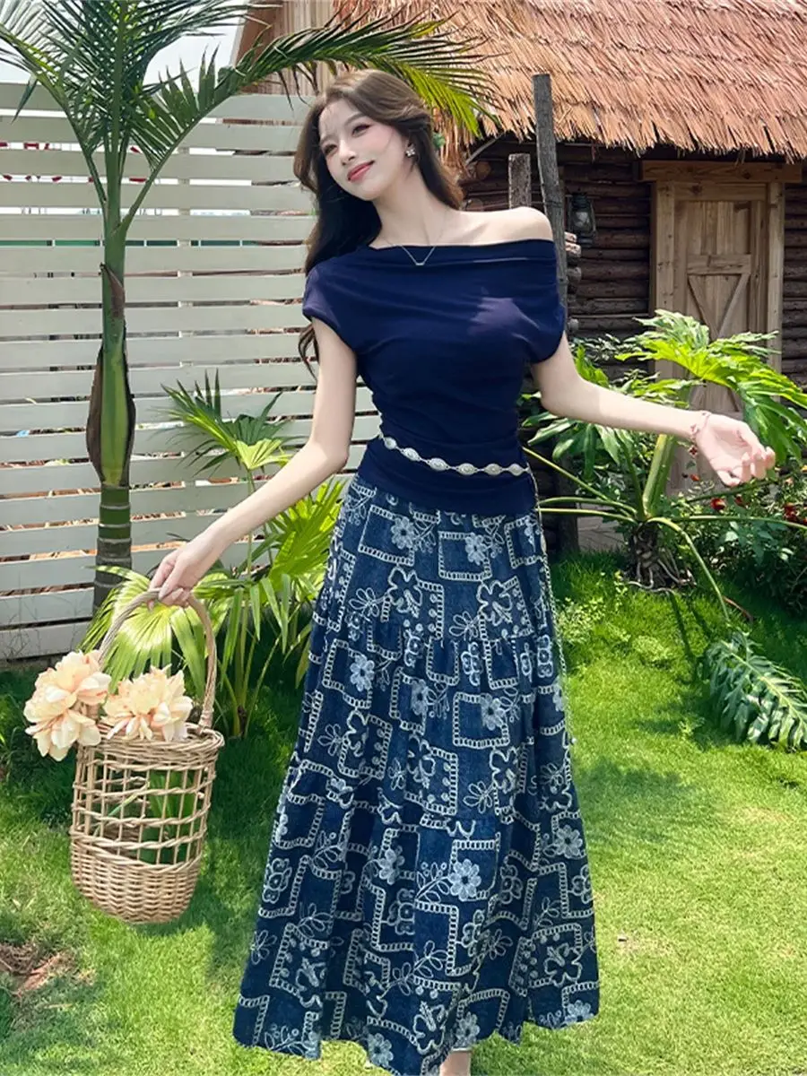 Romantic Vacation Style Print Two Piece Outfits Woman Sexy Slant Slash Neck Knitted Topsand Printed Long Skirt Suits Female
Romantic Vacation Style Print Two Piece Outfits Woman Sexy Slant Slash Neck Knitted Topsand Printed Long Skirt Suits Female