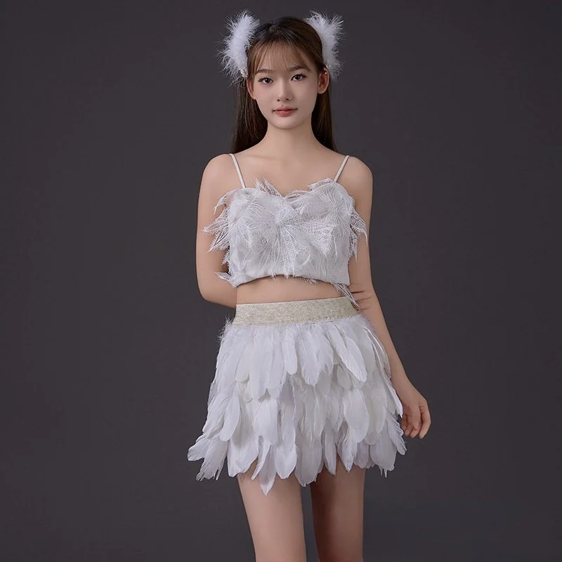 Black Feather Short Skirt for Dance Performance Gothic Style Half-length Asymmetrical Skirt Polyester Material Midi Length
Black Feather Short Skirt for Dance Performance Gothic Style Half-length Asymmetrical Skirt Polyester Material Midi Length