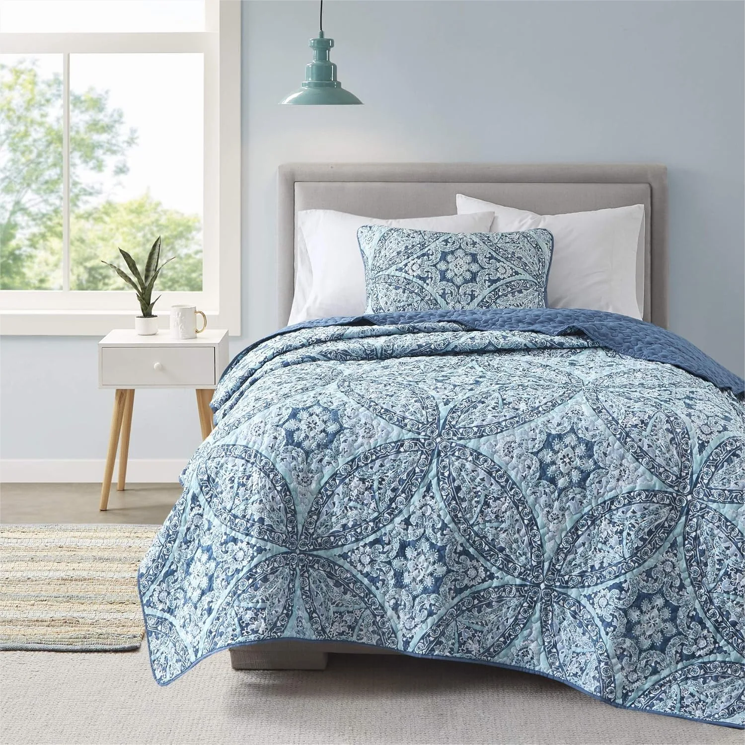 Reversible Quilt Set with Vermicelli Stitching, Lightweight All-Season Bedspread and Matching Shams in Gloria Damask Aqua for
Reversible Quilt Set with Vermicelli Stitching, Lightweight All-Season Bedspread and Matching Shams in Gloria Damask Aqua for