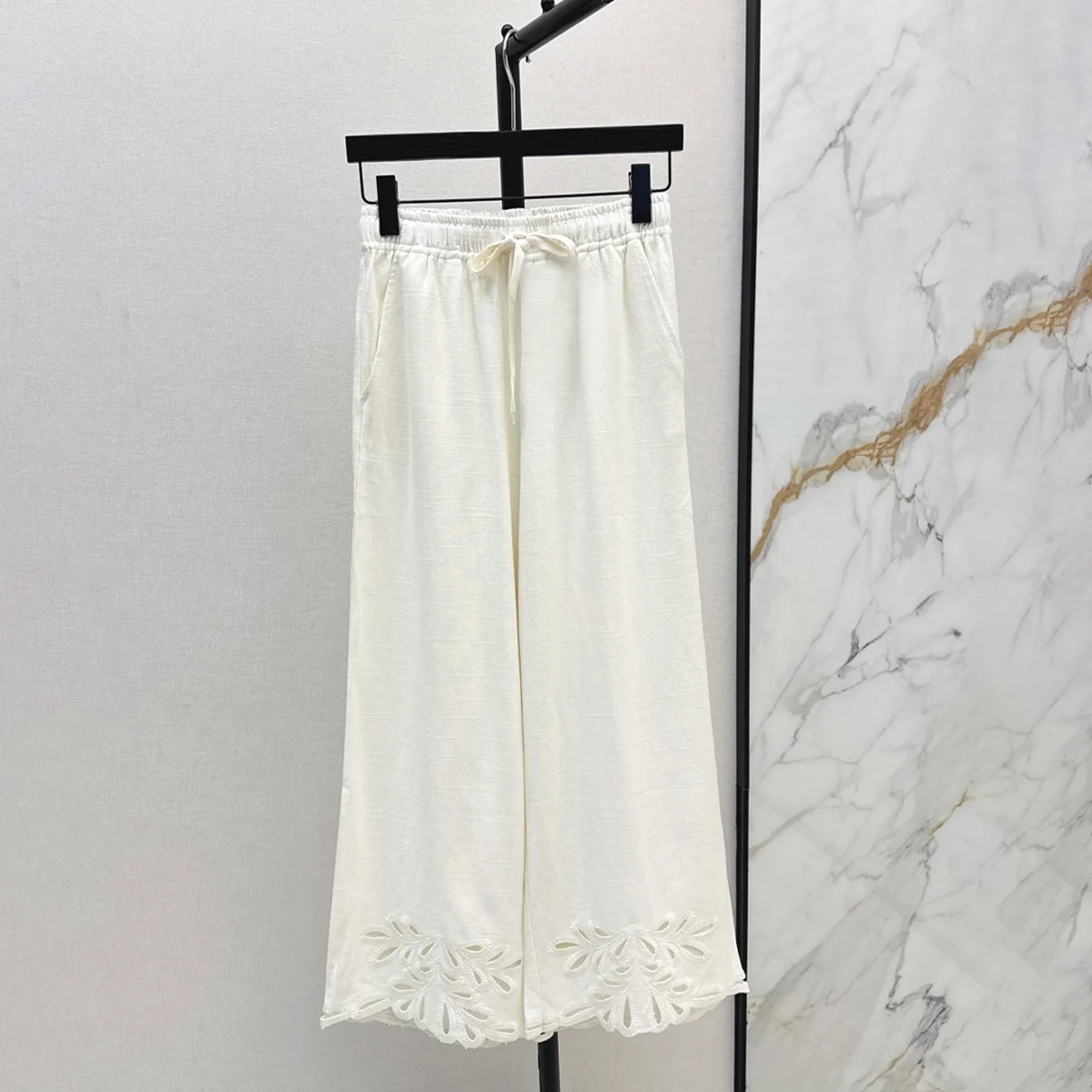 Women's Top French Relaxation Vacation Style Gentle Immortal Solid Color Minimalist Style
Women's Top French Relaxation Vacation Style Gentle Immortal Solid Color Minimalist Style
