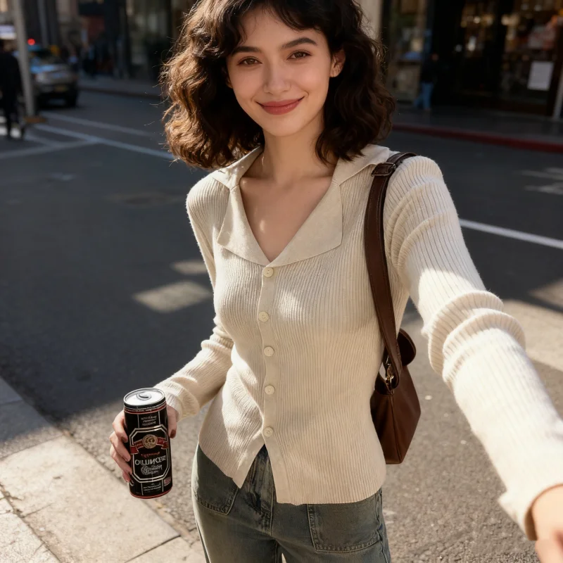 Осенний милый однобортный короткий свитер, однотонный вязаный кардиган с лацканами и длинными рукавами, осенний корейский стиль, облегающий нижний топ
Осенний милый однобортный короткий свитер, однотонный вязаный кардиган с лацканами и длинными рукавами, осенний корейский стиль, облегающий нижний топ