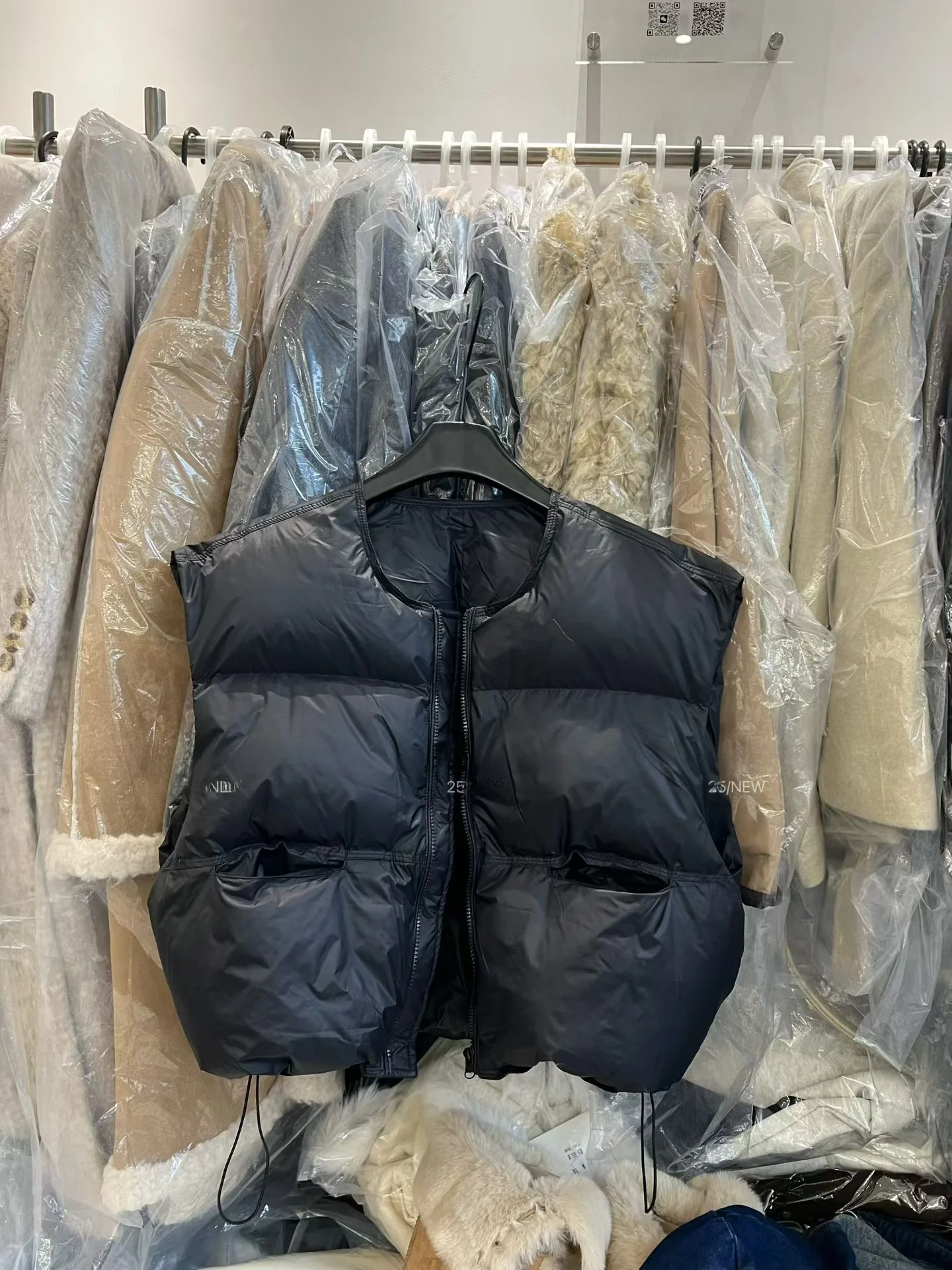 Bla Корейский Sle ort Теплый пуховый жилет Svel Bread Coat круглый Ne Женская модная верхняя одежда Дизайн из тонкой ткани
Bla Корейский Sle ort Теплый пуховый жилет Svel Bread Coat круглый Ne Женская модная верхняя одежда Дизайн из тонкой ткани