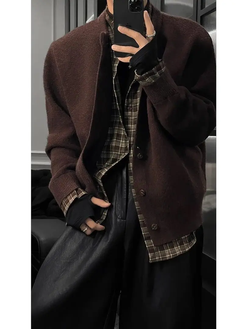 Мужской вязаный свитер-пальто свободного кроя в клетку, осенне-зимний, повседневный, с эффектом двухслойности, удобный, в американском стиле, для отдыха...
Мужской вязаный свитер-пальто свободного кроя в клетку, осенне-зимний, повседневный, с эффектом двухслойности, удобный, в американском стиле, для отдыха...