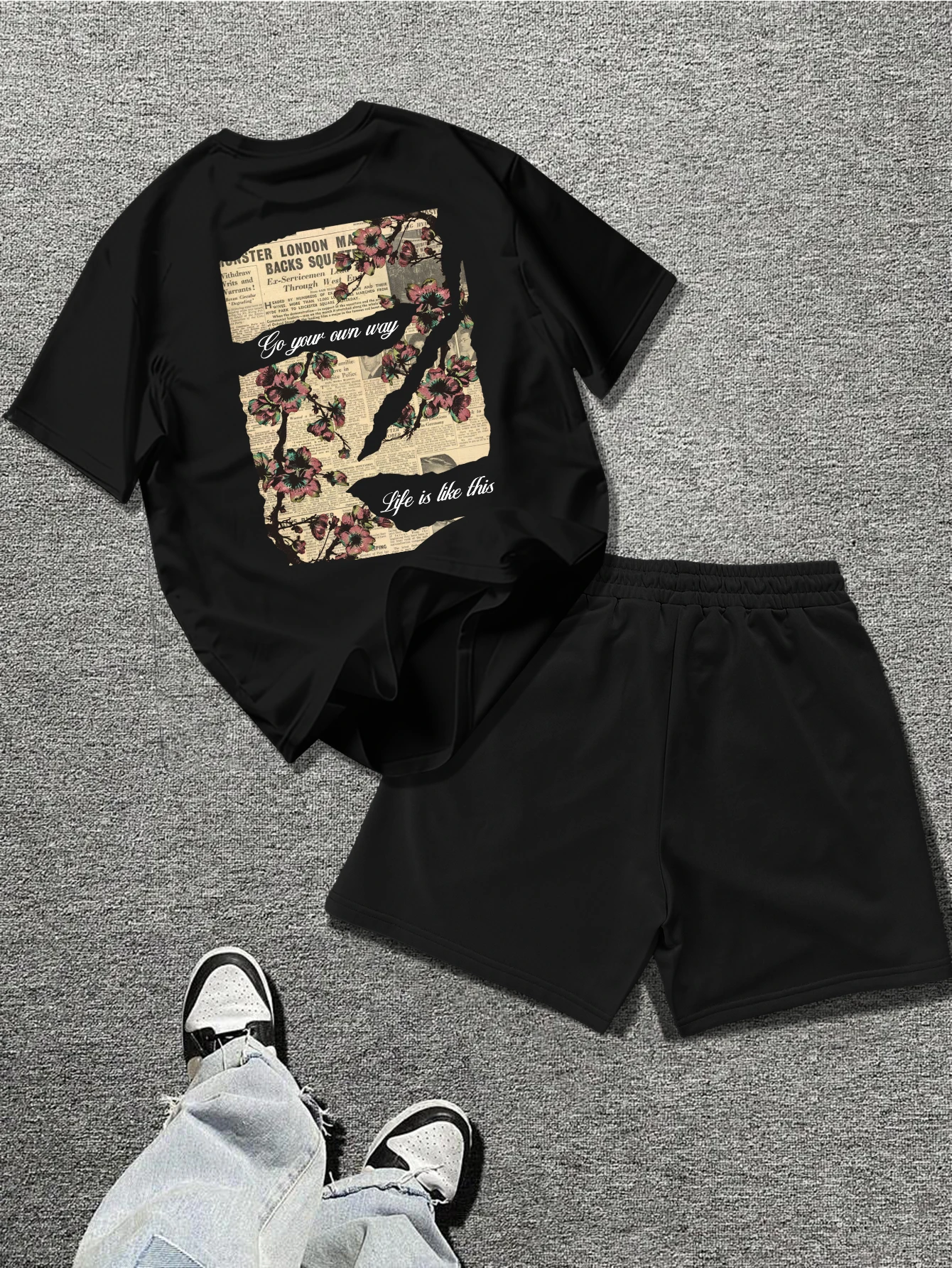 Men's Retro Newspaper Cherry Blossom Print Oversized T-shirt Casual O-neck Short Sleeve Streetwear Tops For Summer Daily Wear
Men's Retro Newspaper Cherry Blossom Print Oversized T-shirt Casual O-neck Short Sleeve Streetwear Tops For Summer Daily Wear