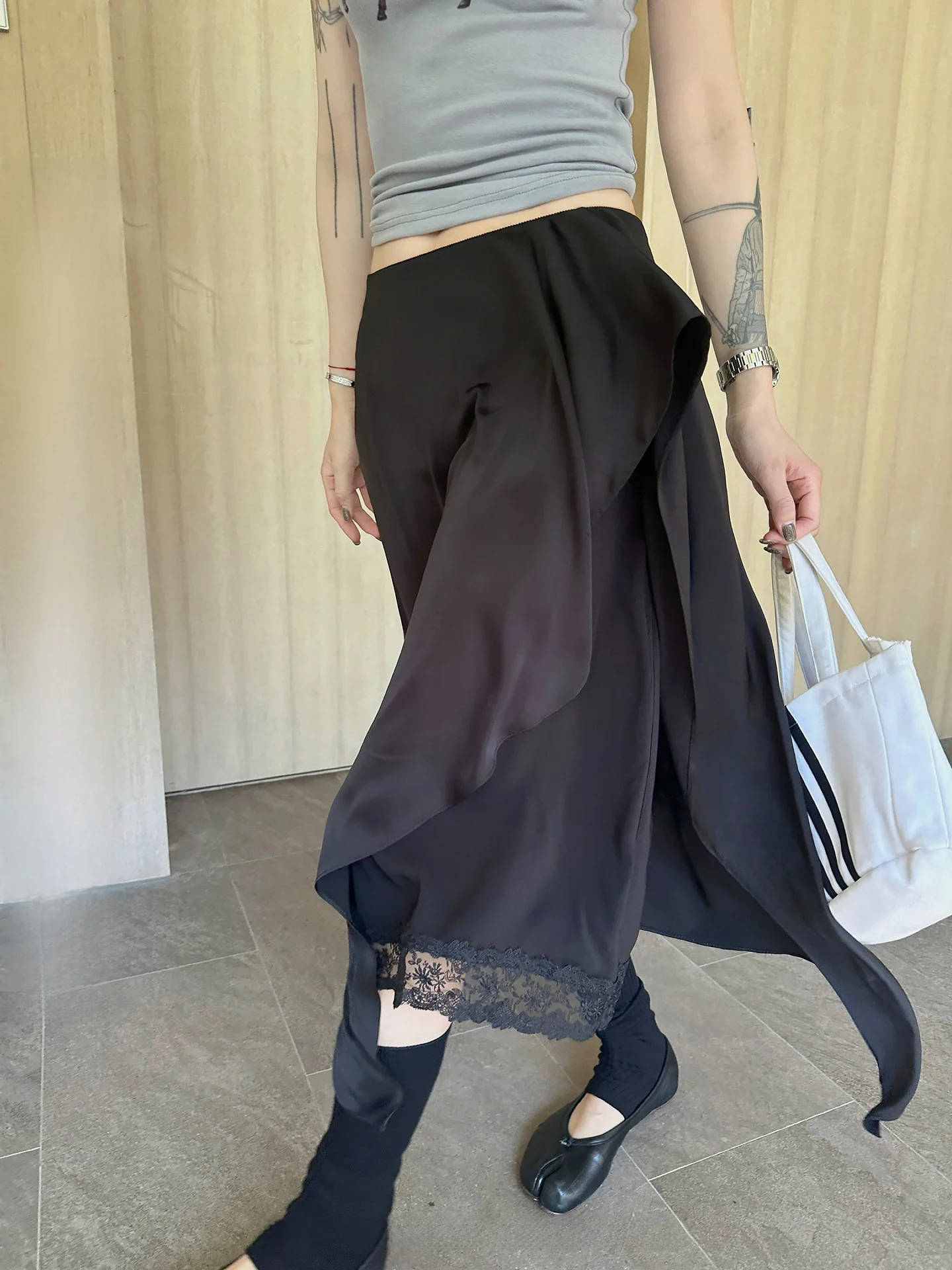NingSi Black Asymmetrical Hem A-Line Skirt Women's Loose Long Skirt Spring Fashion Casual Style Standard Fit
NingSi Black Asymmetrical Hem A-Line Skirt Women's Loose Long Skirt Spring Fashion Casual Style Standard Fit