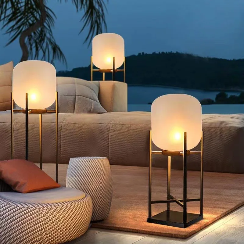 Solar outdoor lights, villa courtyard lights, waterproof lawn floor lamps, garden home decorative ambient lights
Solar outdoor lights, villa courtyard lights, waterproof lawn floor lamps, garden home decorative ambient lights
