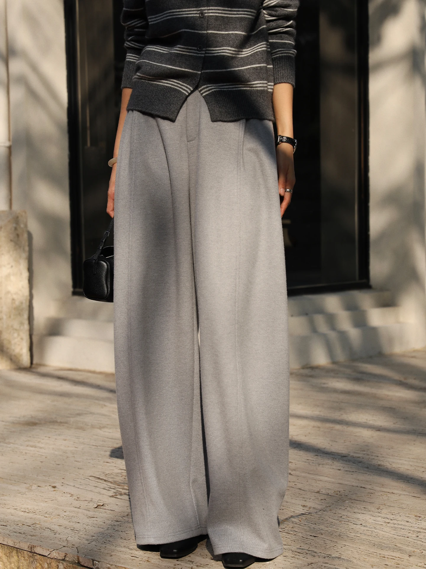 Широкие повседневные брюки для женщин, весенняя новинка, свободные утепленные спортивные штаны для работы и отдыха, дизайн Zhou Zhou, хит продаж
Широкие повседневные брюки для женщин, весенняя новинка, свободные утепленные спортивные штаны для работы и отдыха, дизайн Zhou Zhou, хит продаж