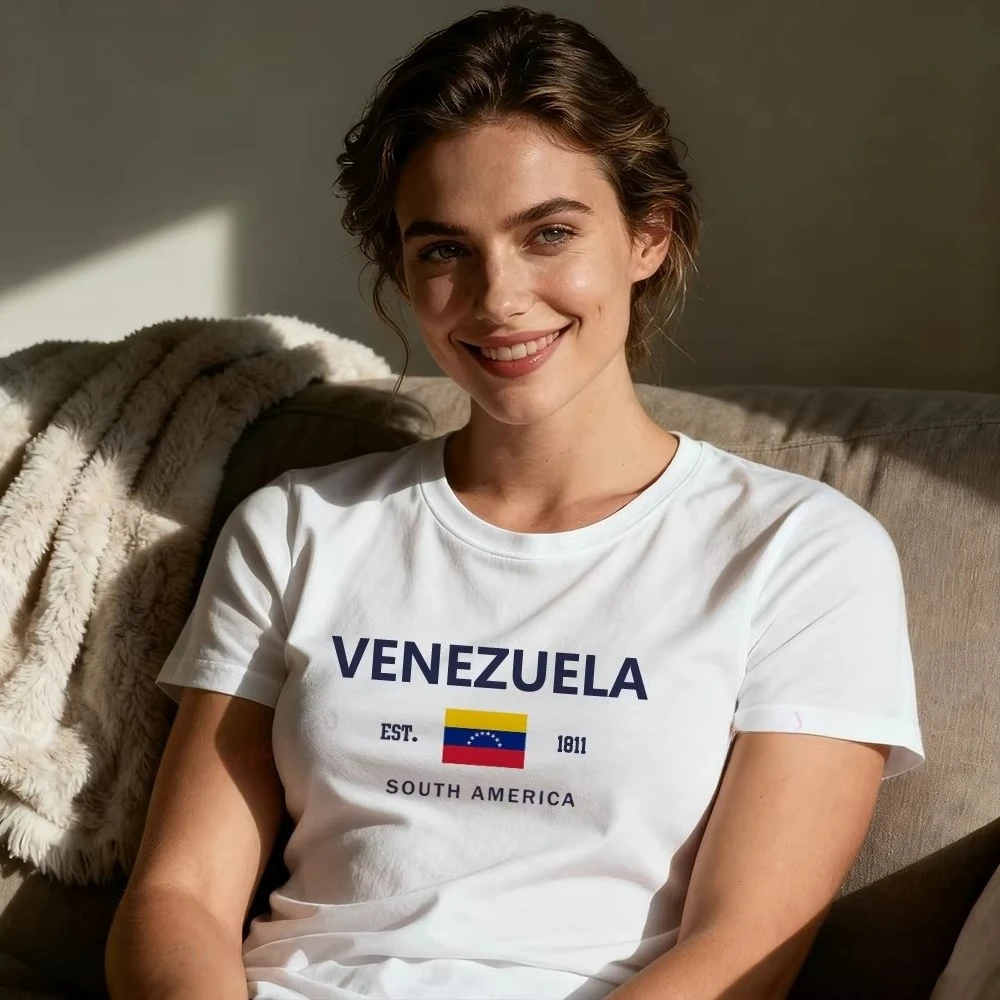 Хлопковая футболка унисекс с флагом Venezuelan Est 1811, женская и мужская винтажная повседневная модная уличная одежда, футболки с графическим рисунком, классические топы с круглым вырезом
Хлопковая футболка унисекс с флагом Venezuelan Est 1811, женская и мужская винтажная повседневная модная уличная одежда, футболки с графическим рисунком, классические топы с круглым вырезом
