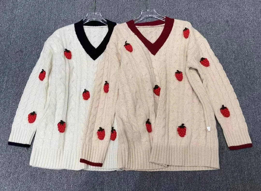 New 2023 Autumn And Winter Women's ClothingEmbroidered Strawberry Loose Mid-Length Sweater Long Sleeve Sweater 1026
New 2023 Autumn And Winter Women's ClothingEmbroidered Strawberry Loose Mid-Length Sweater Long Sleeve Sweater 1026