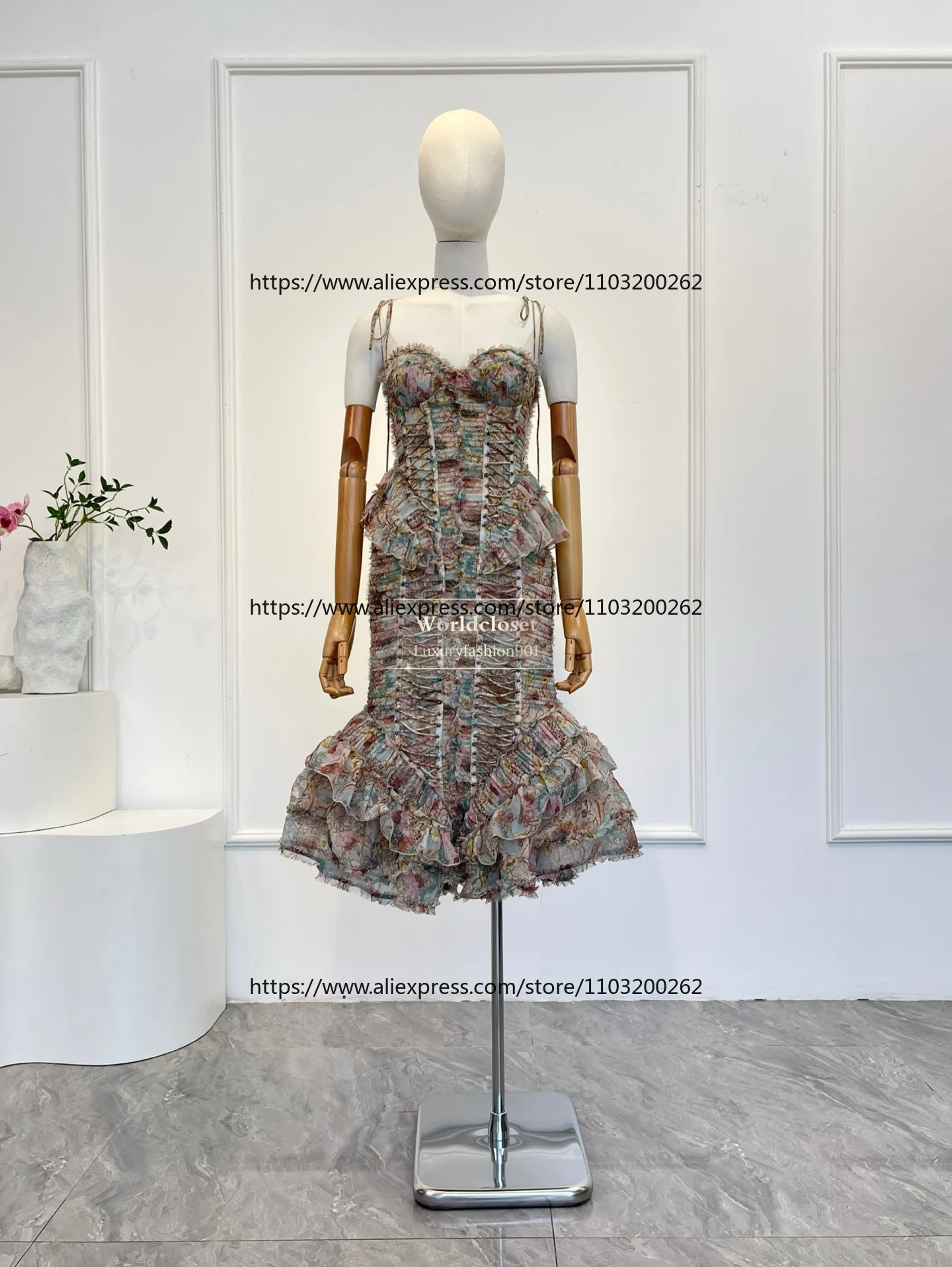 Midi Dress 2026 High Quality Multicolored Floral Print Sleeveless Ruffles Hem Backless Holiday
Midi Dress 2026 High Quality Multicolored Floral Print Sleeveless Ruffles Hem Backless Holiday