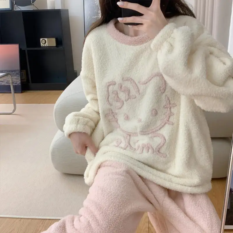 Sanrio Girl фланелевой зимний теплый пижамный комплект с круглым вырезом Kawaii My Melody Comic, студенческий модный утепленный комплект одежды для отдыха
Sanrio Girl фланелевой зимний теплый пижамный комплект с круглым вырезом Kawaii My Melody Comic, студенческий модный утепленный комплект одежды для отдыха