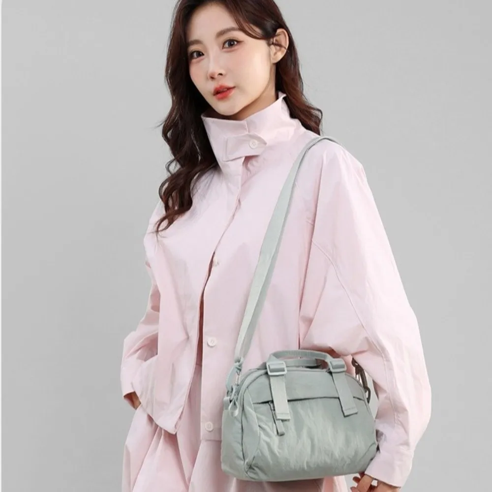 Large Capacity Women Shoulder Bag Adjustable Straps Korean Style Messenger Bag Lightweight Handbag Nylon Crossbody Bag Men
Large Capacity Women Shoulder Bag Adjustable Straps Korean Style Messenger Bag Lightweight Handbag Nylon Crossbody Bag Men