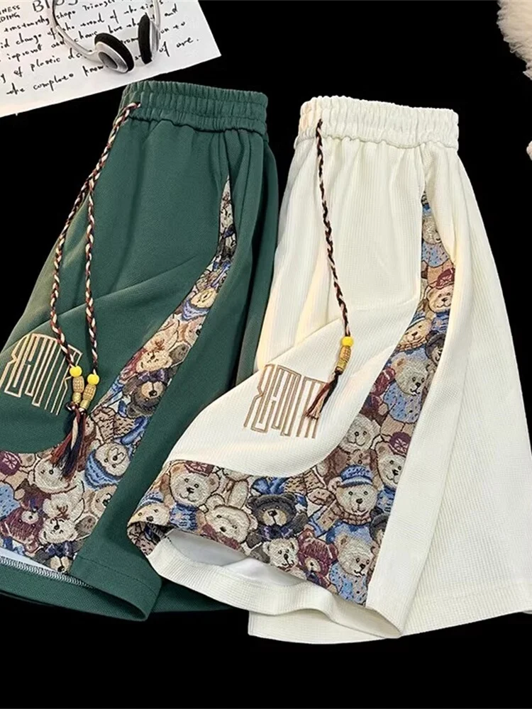 Американские ретро-шорты для мужчин, летние, спортивные, удлиненные, молодежные, с принтом медведя, модные, дышащие, свободного кроя, эластичные
Американские ретро-шорты для мужчин, летние, спортивные, удлиненные, молодежные, с принтом медведя, модные, дышащие, свободного кроя, эластичные