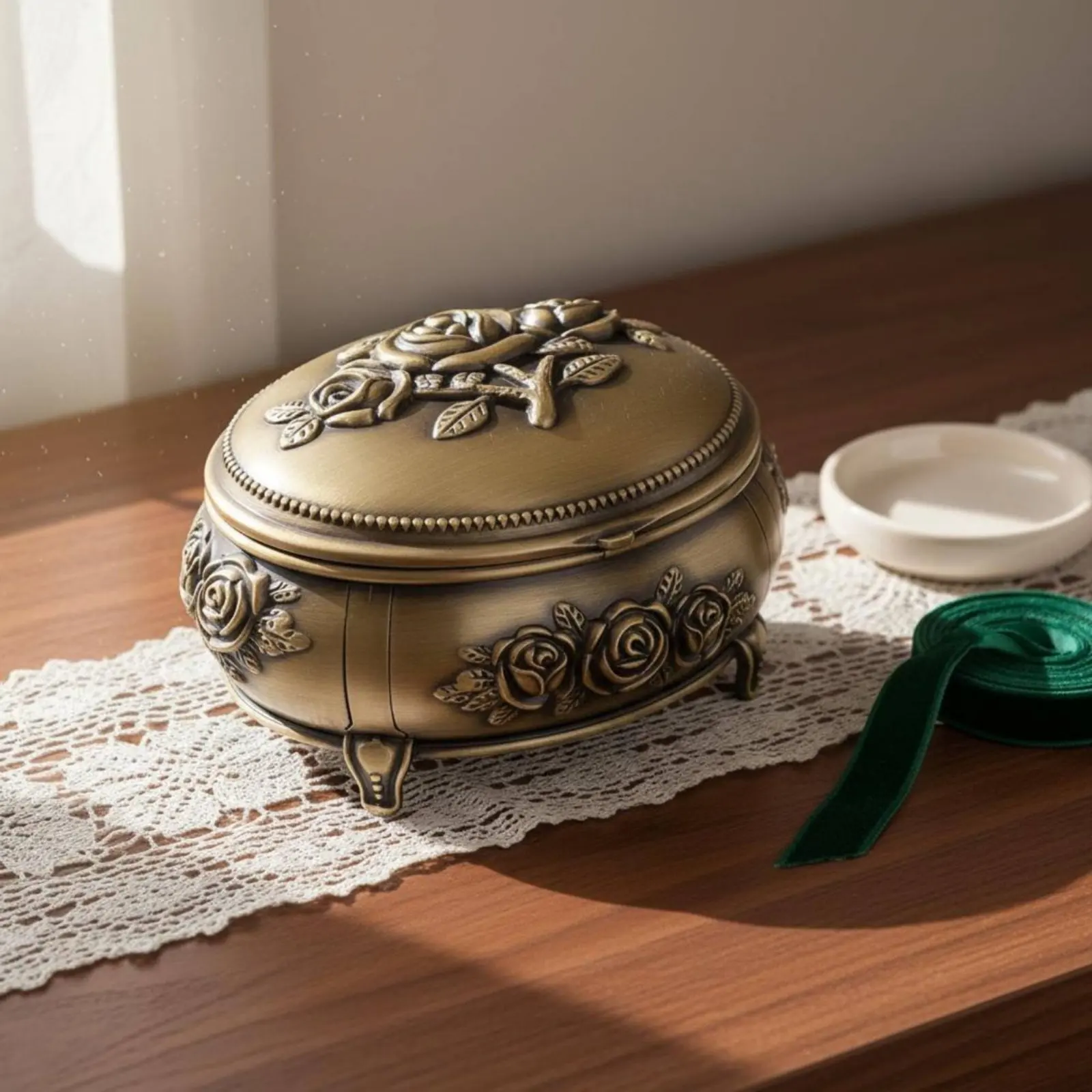 Vintage Metal Jewelry Box Rustproof Round Metal Jewelry Box for Vanity
Vintage Metal Jewelry Box Rustproof Round Metal Jewelry Box for Vanity