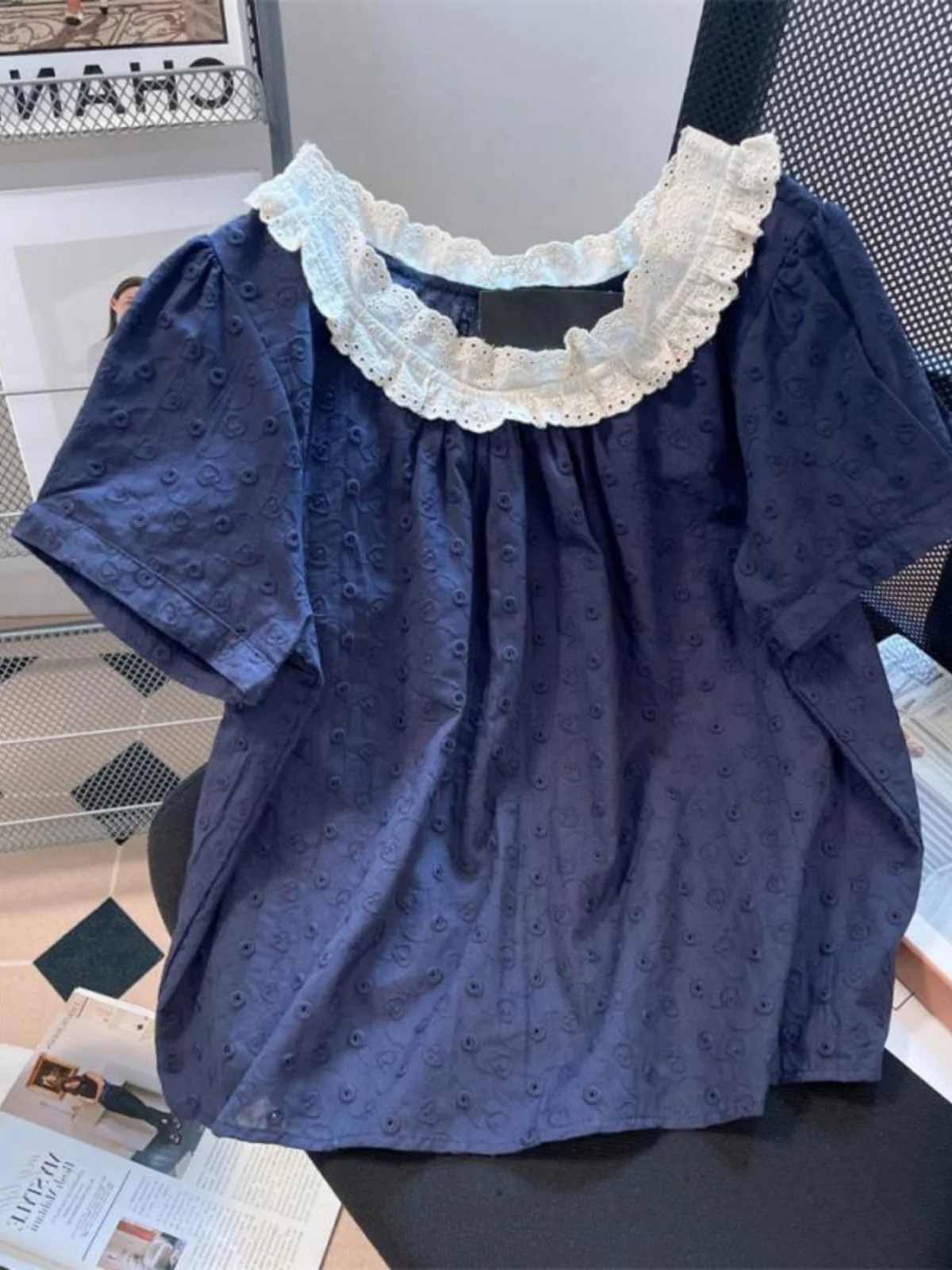 Retro Japanese Style Loose Fit Lace Trim Collar Bubble Sleeve Shirt for Women Summer plus Size Anti-Aging Floral Print Blouse
Retro Japanese Style Loose Fit Lace Trim Collar Bubble Sleeve Shirt for Women Summer plus Size Anti-Aging Floral Print Blouse