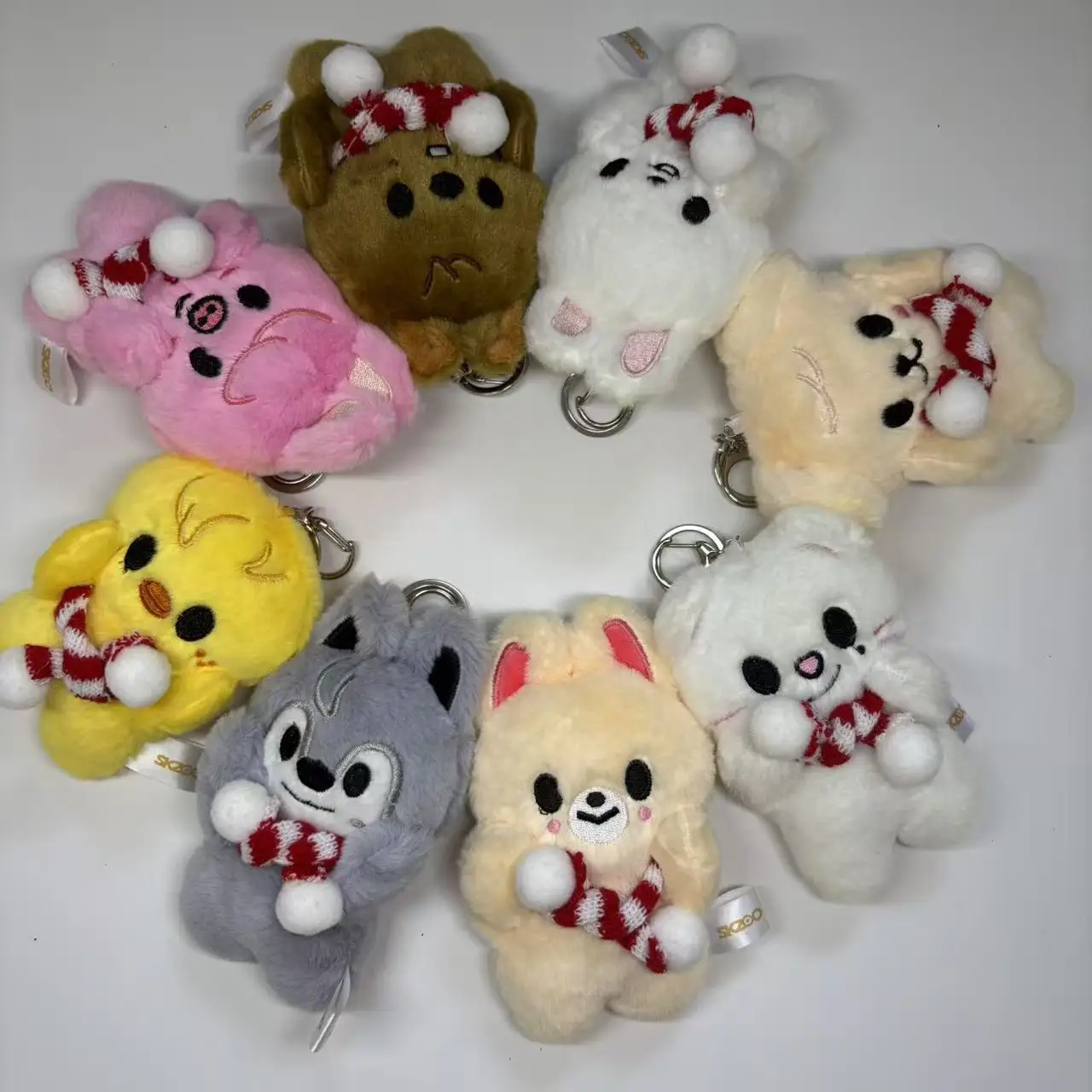 Stray Kids Plush Keychain Magnetic Doll SKZ Bean Eye Key with Christmas Scarf, Face hugging Magnetic Doll SKZOO Children's Toy
Stray Kids Plush Keychain Magnetic Doll SKZ Bean Eye Key with Christmas Scarf, Face hugging Magnetic Doll SKZOO Children's Toy