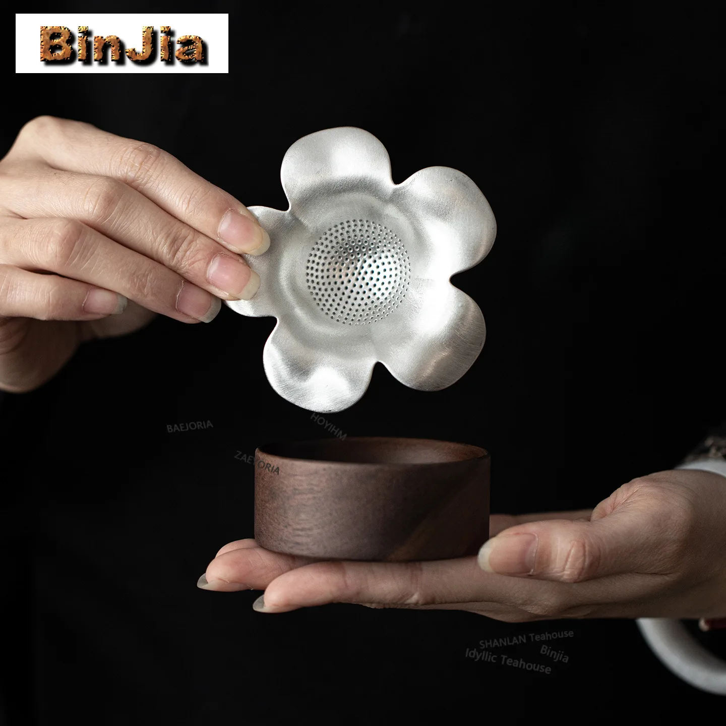 Titanium Plum Blossom-shaped Tea Separator Infusor Vintage Tea Strainer Dispenser Household Tea Maker Tea Filter Cha Collection
Titanium Plum Blossom-shaped Tea Separator Infusor Vintage Tea Strainer Dispenser Household Tea Maker Tea Filter Cha Collection
