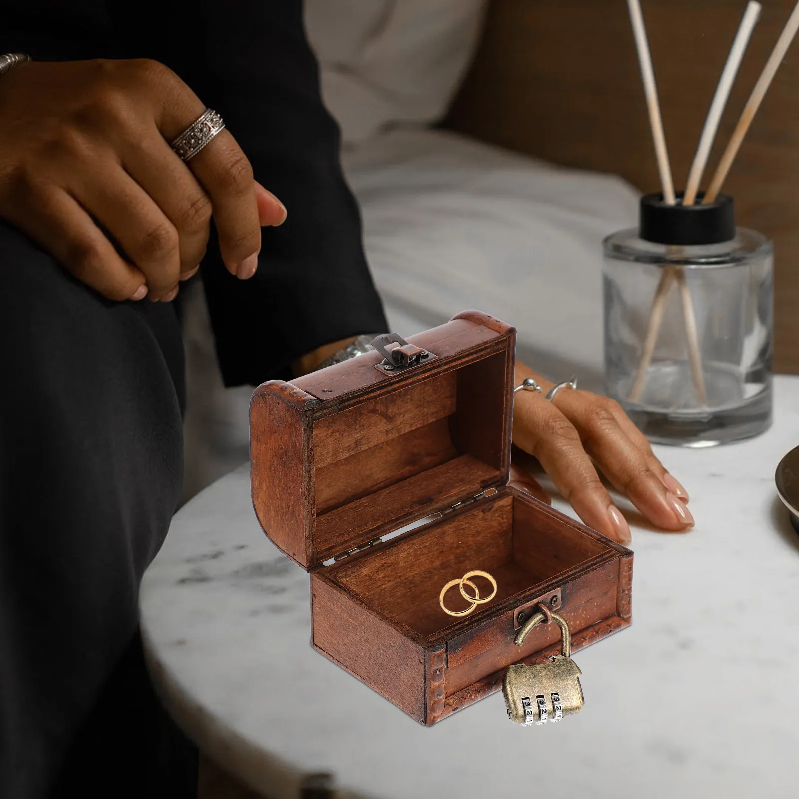 Vintage Jewelry Box Wooden Trinket Storage Case Retro Jewelry Organizer Box for Home Bedroom Bathroom Decorative Storage Gift
Vintage Jewelry Box Wooden Trinket Storage Case Retro Jewelry Organizer Box for Home Bedroom Bathroom Decorative Storage Gift
