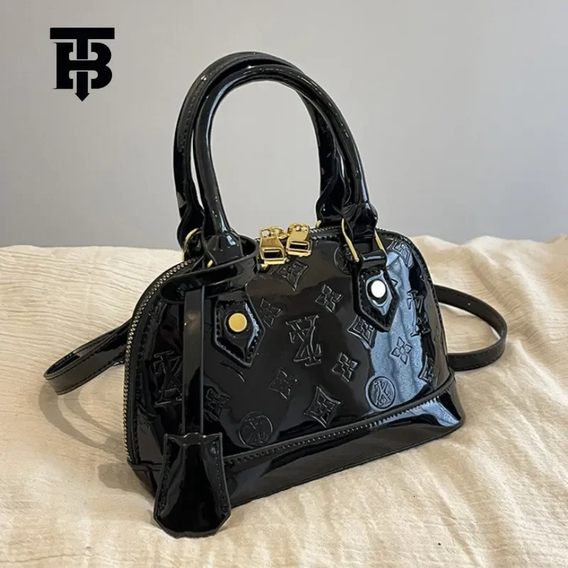 Designer Shell Bag 2025 New Style Trendy Light Luxury High-end Fashionable Women's Bag Design Single-shoulder Crossbody Bag
Designer Shell Bag 2025 New Style Trendy Light Luxury High-end Fashionable Women's Bag Design Single-shoulder Crossbody Bag